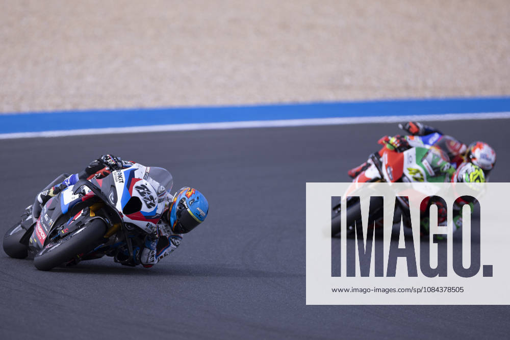 ESTORIL, PORTUGAL - OCTOBER 11: Miguel Oliveira of Portugal and Rokit BMW Motored WorldSBK Team competes during the Superpole Race during day three of the World Superbikes Estoril Round at Circuito Estoril on October 11, 2026 in Estoril, Portugal Cascais Portugal - ZUMAl192 20261011_zsp_l192_017