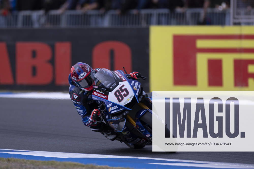 ESTORIL, PORTUGAL - OCTOBER 11: Twan Smits of Netherlands and Motoxracing WorldSBK Team competes during the Superpole Race during day three of the World Superbikes Estoril Round at Circuito Estoril on October 11, 2026 in Estoril, Portugal Cascais Portugal - ZUMAl192 20261011_zsp_l192_018