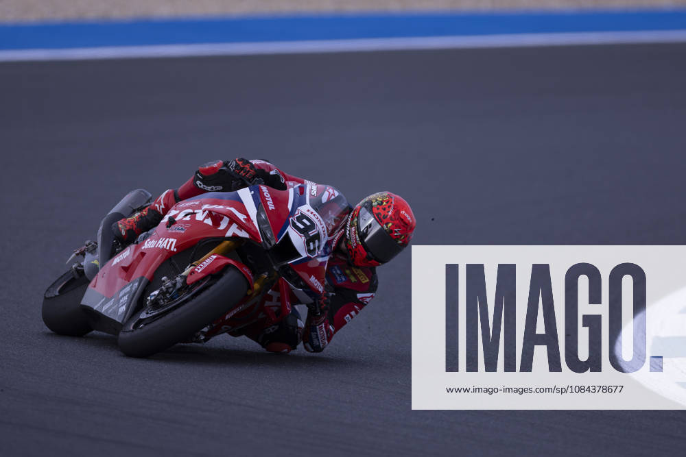ESTORIL, PORTUGAL - OCTOBER 11: Jake Dixon of Great-Britain and Honda HRC competes during the Superpole Race during day three of the World Superbikes Estoril Round at Circuito Estoril on October 11, 2026 in Estoril, Portugal Cascais Portugal - ZUMAl192 20261011_zsp_l192_027