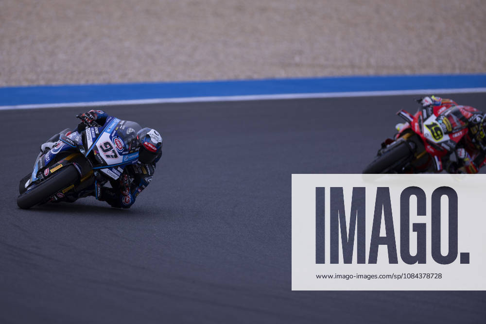 ESTORIL, PORTUGAL - OCTOBER 11: Xavi Vierge of Spain and Pata Maxus Yamaha competes during the Superpole Race during day three of the World Superbikes Estoril Round at Circuito Estoril on October 11, 2026 in Estoril, Portugal Cascais Portugal - ZUMAl192 20261011_zsp_l192_033