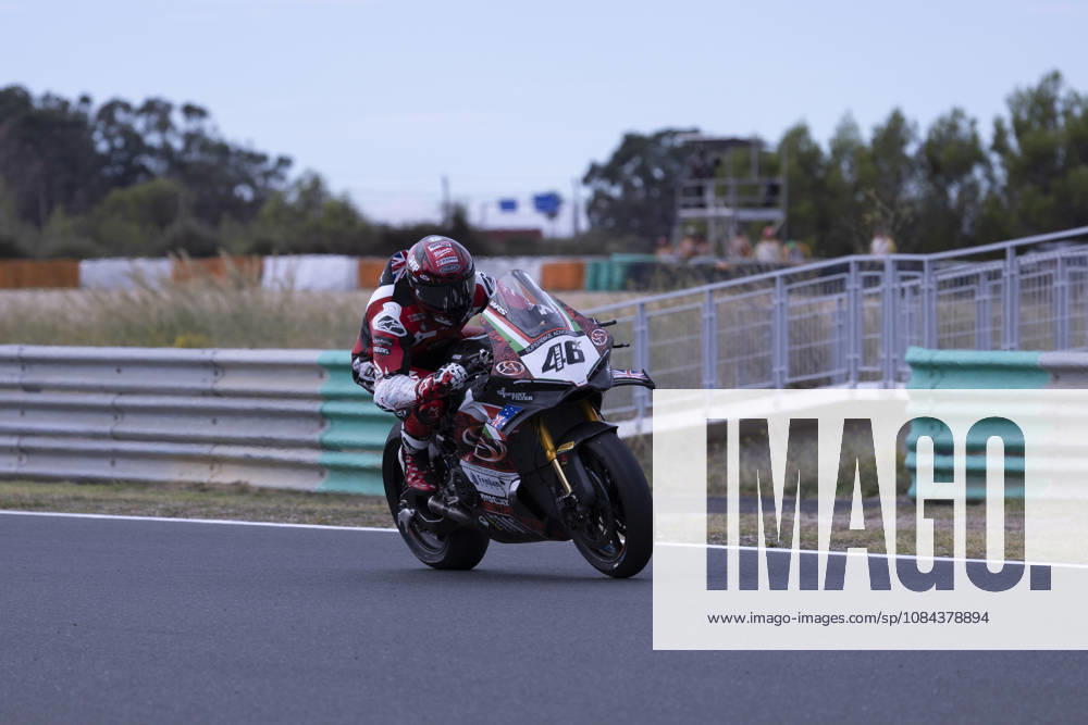 ESTORIL, PORTUGAL - OCTOBER 11: Thomas Bridewell of Great-Britain and Superbike Advocates competes during the Superpole Race during day three of the World Superbikes Estoril Round at Circuito Estoril on October 11, 2026 in Estoril, Portugal Cascais Portugal - ZUMAl192 20261011_zsp_l192_044
