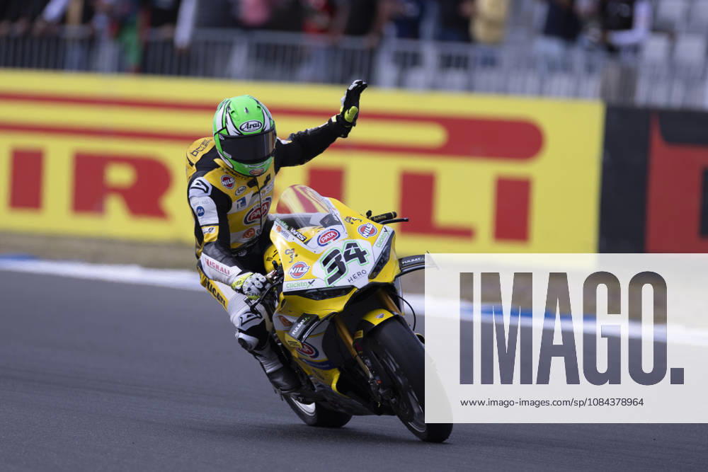 ESTORIL, PORTUGAL - OCTOBER 11: Lorenzo Baldassarri of Italy and Team Goeleven competes during the Superpole Race during day three of the World Superbikes Estoril Round at Circuito Estoril on October 11, 2026 in Estoril, Portugal Cascais Portugal - ZUMAl192 20261011_zsp_l192_049