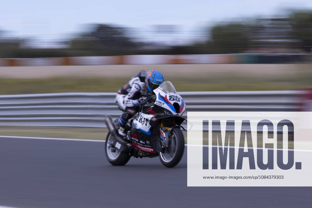 ESTORIL, PORTUGAL - OCTOBER 11: Miguel Oliveira of Portugal and Rokit BMW Motored WorldSBK Team competes during the Superpole Race during day three of the World Superbikes Estoril Round at Circuito Estoril on October 11, 2026 in Estoril, Portugal Cascais Portugal - ZUMAl192 20261011_zsp_l192_067