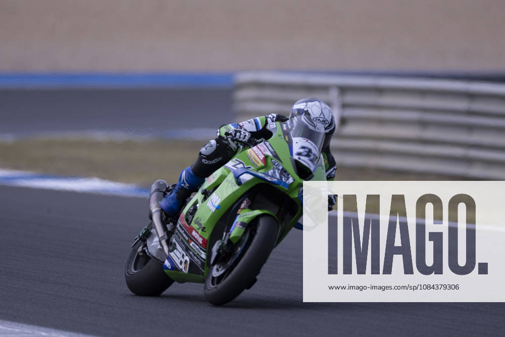 ESTORIL, PORTUGAL - OCTOBER 11: Garrett Gerloff of Great-Britain and Kawasaki WorldSBK Team competes during the Superpole Race during day three of the World Superbikes Estoril Round at Circuito Estoril on October 11, 2026 in Estoril, Portugal Cascais Portugal - ZUMAl192 20261011_zsp_l192_068
