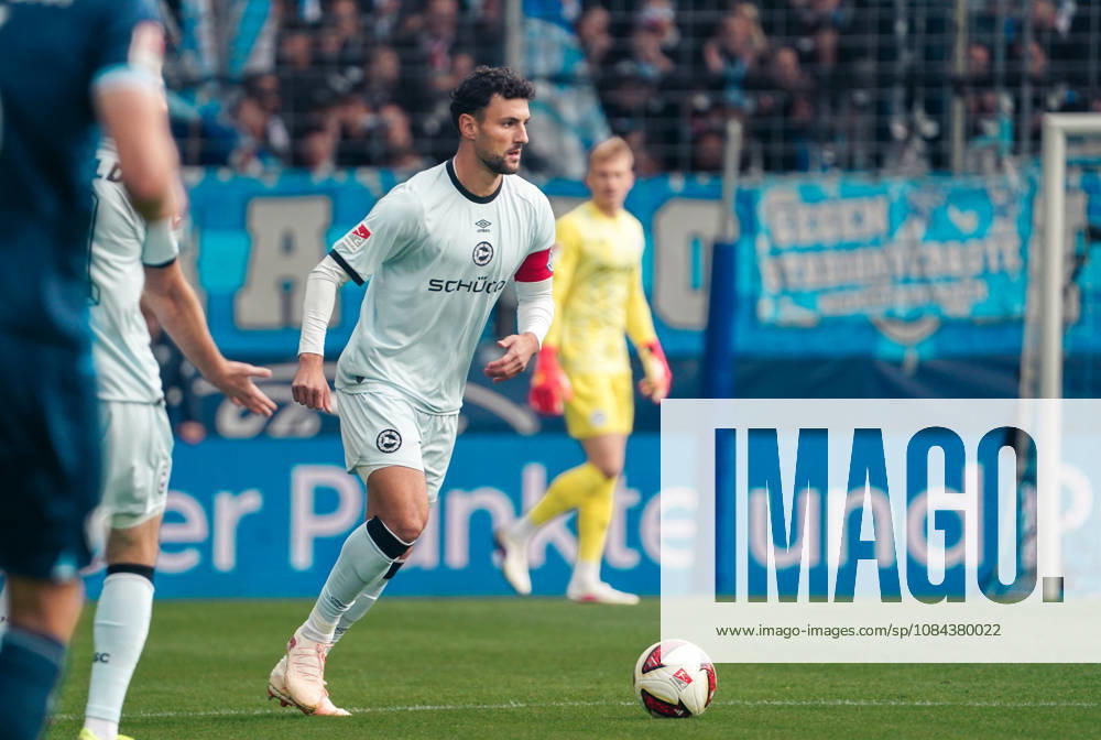 Deutschland: Fussball 2.Bundesliga 2026 2027, 7. Spieltag - VfL Bochum vs Arminia Bielefeld - Vonovia Ruhrstadion (Bochum): am Ball Maximilian Bauer (Arminia Bielefeld, 5)