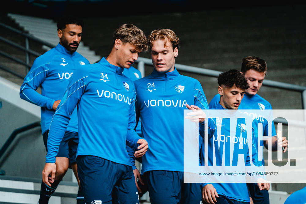 Bochum, Deutschland 11. Oktober 2026: 2. Bundesliga - 2026 2027 - 7. Spieltag - VfL Bochum 1848 gegen DSC Arminia Bielefeld Im Bild: v.li. Tom Meyer (BOC) Mats Pannewig (BOC) und Alessandro Crimaldi (BOC) DFL DFB regulations prohibit any use of photographs as image sequences and or quasi-video. Vonovia Ruhrstadion Nordrhein Westfalen
