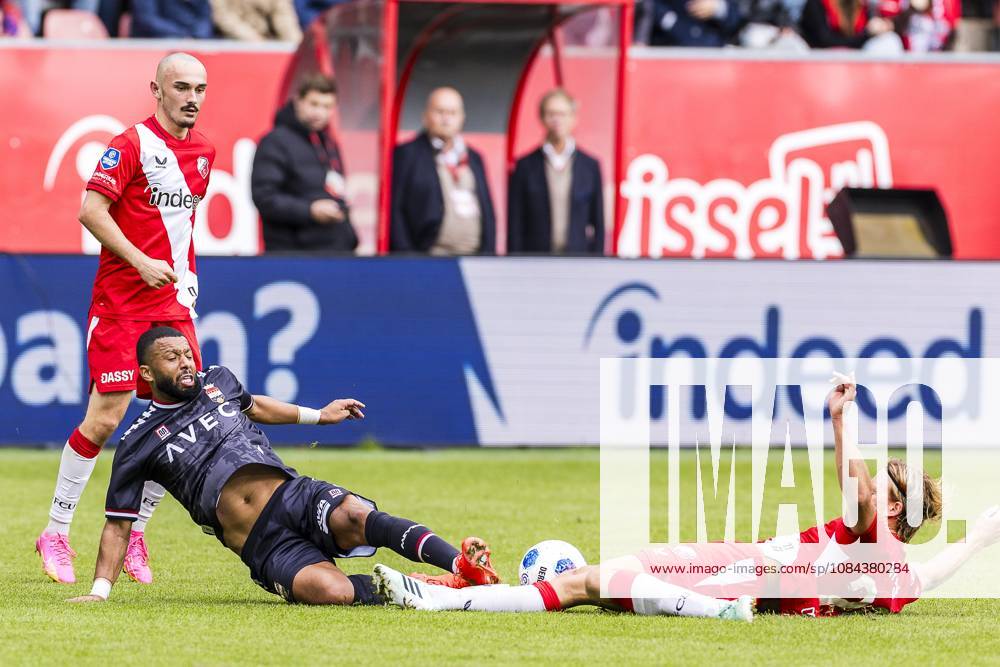 , stadium De Galgenwaard , season 2026 2027 , Dutch Eredivisie football , match between FC Utrecht and Willem II , picture shows Utrecht player Marius Broholm , Willem II player Tonny Vilhena , Utrecht player Dani de Wit Utrecht - Willem II x208162164x