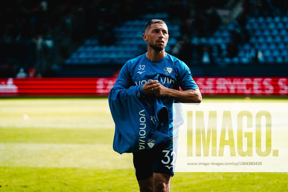 Bochum, Deutschland 11. Oktober 2026: 2. Bundesliga - 2026 2027 - 7. Spieltag - VfL Bochum 1848 gegen DSC Arminia Bielefeld Im Bild: Maximilian Wittek (BOC) DFL DFB regulations prohibit any use of photographs as image sequences and or quasi-video. Vonovia Ruhrstadion Nordrhein Westfalen