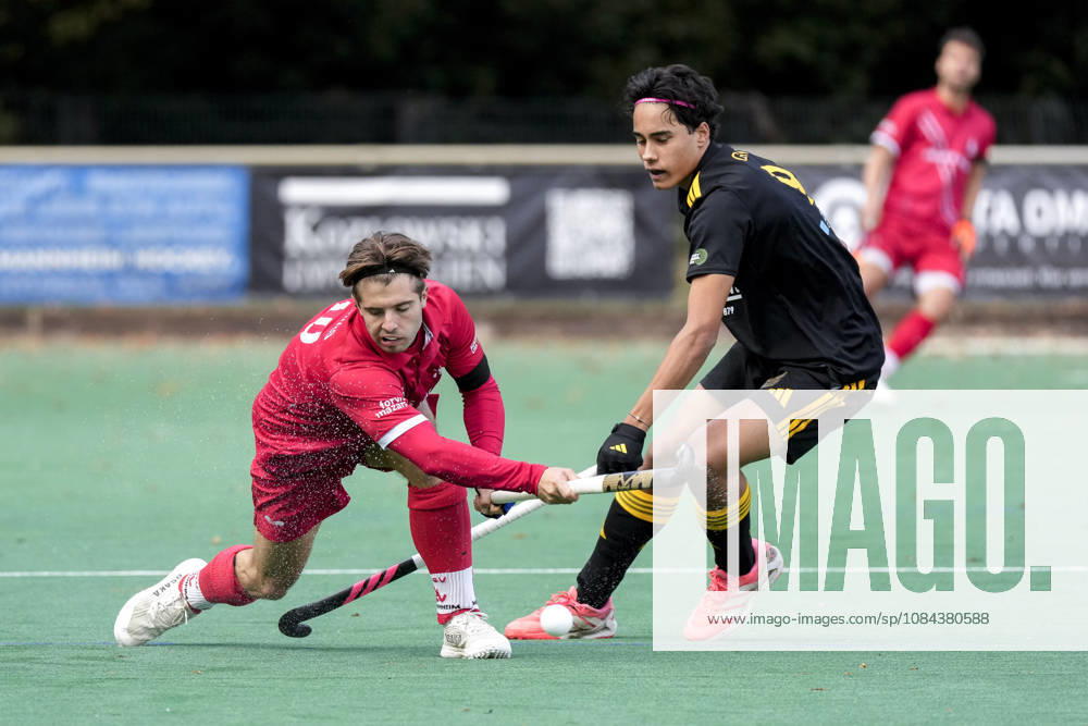 V.li.: Jonas Wossidlo (TSVMH, 10), Tim Green (HTHC, 9), Zweikampf, Spielszene, Duell, duel, tackle, tackling, Dynamik, Action, Aktion, 11.10.2026, Mannheim (Deutschland), Hockey, 1. Bundesliga, Herren, TSV Mannheim - Harvestehuder THC