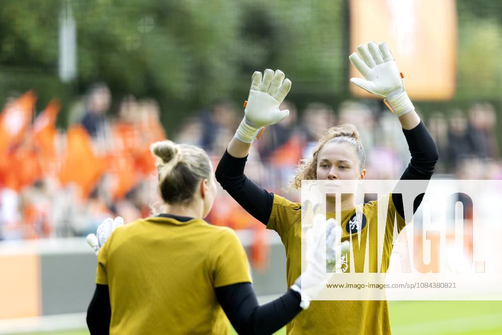 ZEIST - Daniëlle de Jong during a training session of the Dutch women s football team in preparation for the World Cup qualifying match against Hungary. SANDER KONING ANP ANPxSportx IVx 572121786 originalFilename: 572121786