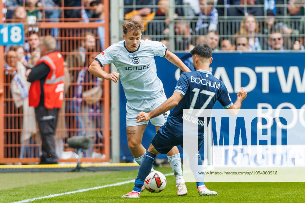Felix Hagmann (DSC Arminia Bielefeld) und Gerrit Holtmann (VfL Bochum) im Zweikampf waehrend des Spiels der 2. Bundesliga zwischen VfL Bochum und Arminia Bielefeld, Ruhrstadion am 11. October 2026 in Bochum, Deutschland. (Foto von Mario Hommes DeFodi Images) +++ Felix Hagmann (DSC Arminia Bielefeld) und Gerrit Holtmann (VfL Bochum) battle for the ball during the 2nd Bundesliga match between VfL Bochum and Arminia Bielefeld at Vonovia Ruhrstadion on October 11, 2026 in Bochum, Germany. (Photo by Mario Hommes DeFodi Images) DFB DFL REGULATIONS PROHIBIT ANY USE OF PHOTOGRAPHS AS IMAGE SEQUENCES AND OR QUASI-VIDEO. (Photo by Mario Hommes DeFodi Images) -