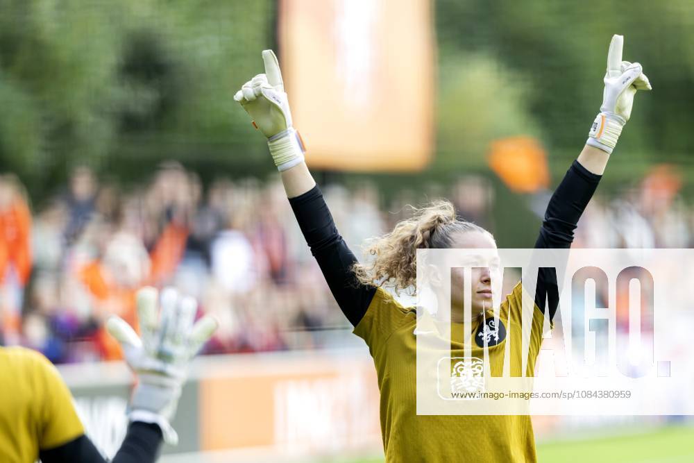 ZEIST - Daniëlle de Jong during a training session of the Dutch women s football team in preparation for the World Cup qualifying match against Hungary. SANDER KONING ANP ANPxSportx IVx 572121783 originalFilename: 572121783