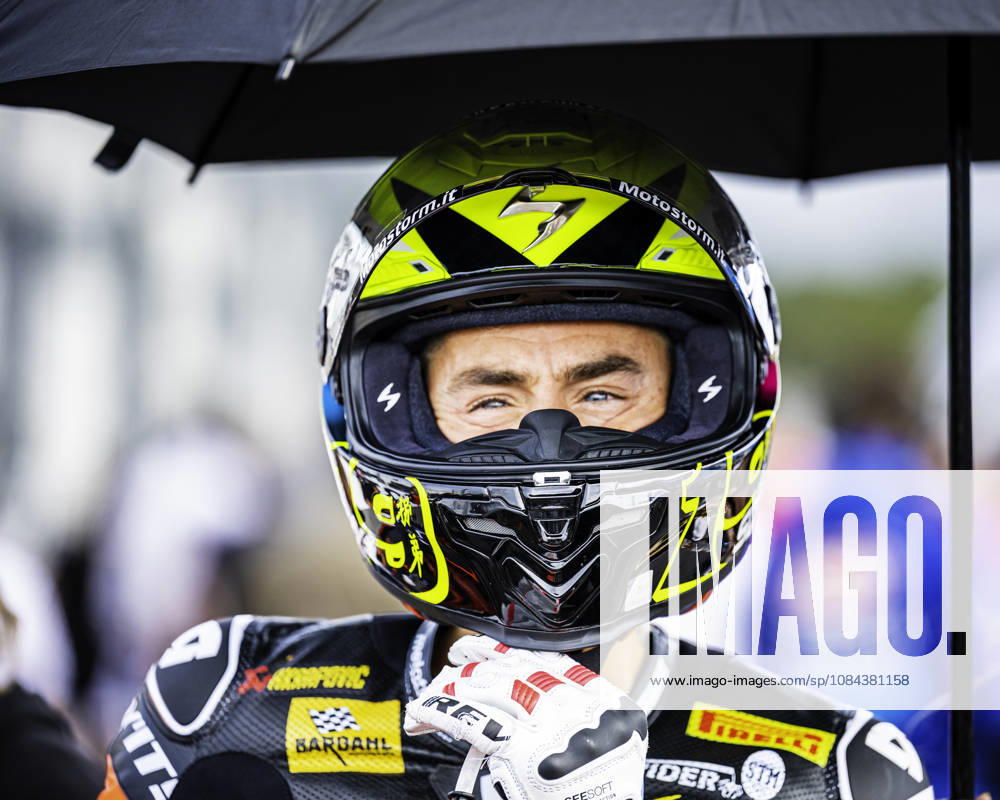 Alvaro Bautista of Barni Spark Racing Team during the Tissot Superpole Race of the FIM Superbike World Championship, WM, Weltmeisterschaft at Circuito Estoril on October 11, 2026 in Cascais, Portugal. Cascais Portugal - ZUMAr200 20261011_zsp_r200_019
