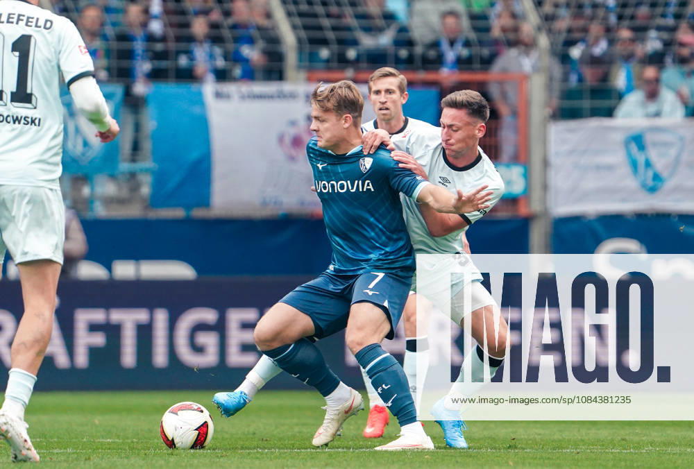 Deutschland: Fussball 2.Bundesliga 2026 2027, 7. Spieltag - VfL Bochum vs Arminia Bielefeld - Vonovia Ruhrstadion (Bochum): im Zweikampf Christian Rasmussen (VfL Bochum, 7) Marius Wörl Marius Woerl (Arminia Bielefeld, 38)