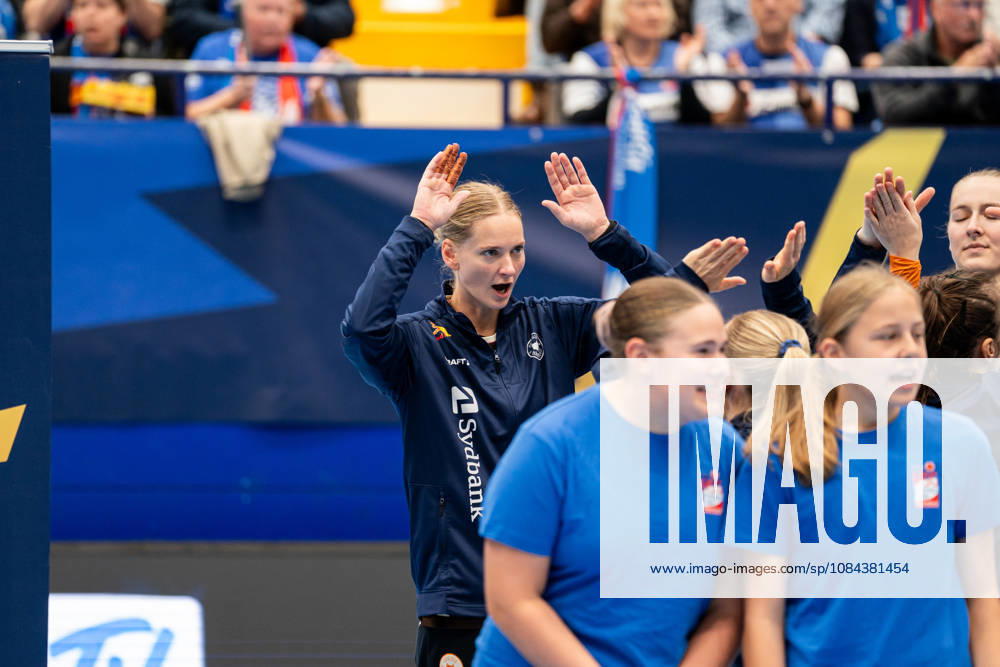 HSG Blomberg-Lippe (GER) vs. Odense Handbold (DEN), Handball, EHF Champions League Women, Gruppenphase, 11.10.2026, Saision 2026 2027, Lemgo Johanna Bundsen (Odense Handbold, 01) beim Einlaufen Lemgo Phoenix Contact Arena Deutschland