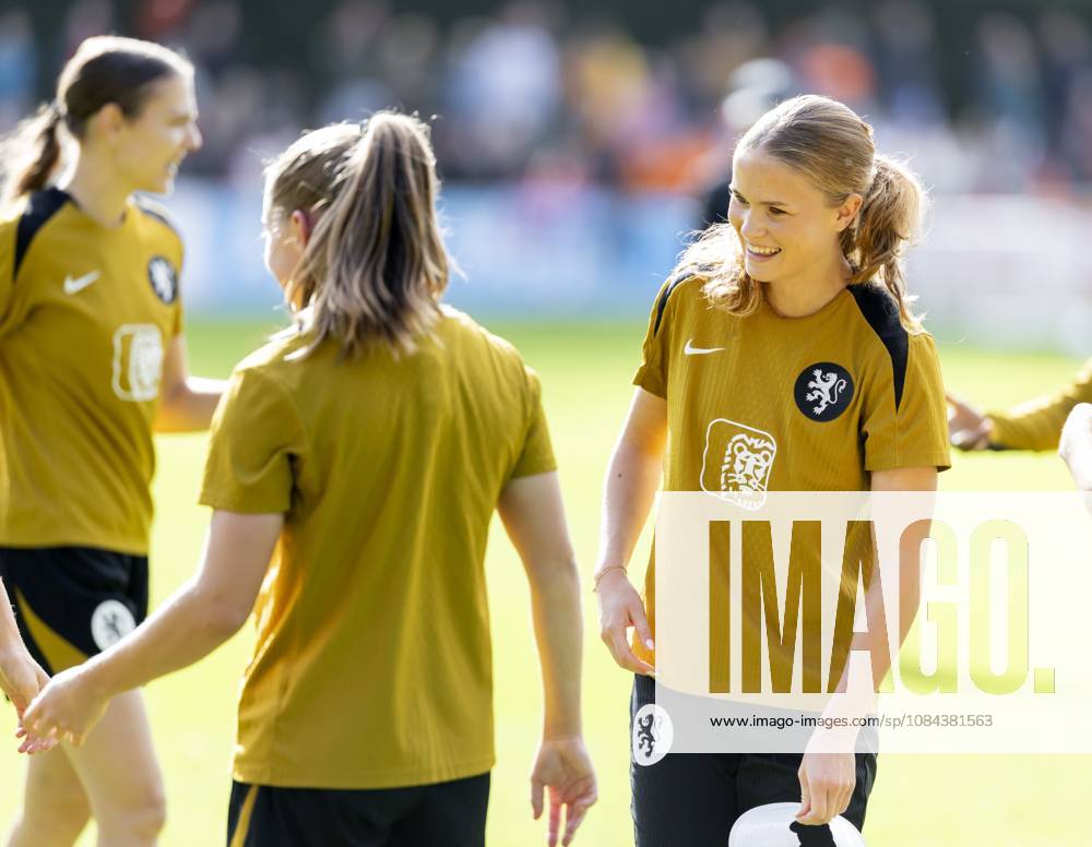 ZEIST - Sophie Proost during a training session of the Dutch women s football team in preparation for the World Cup qualifying match against Hungary. SANDER KONING ANP ANPxSportx IVx 572122565 originalFilename: 572122565