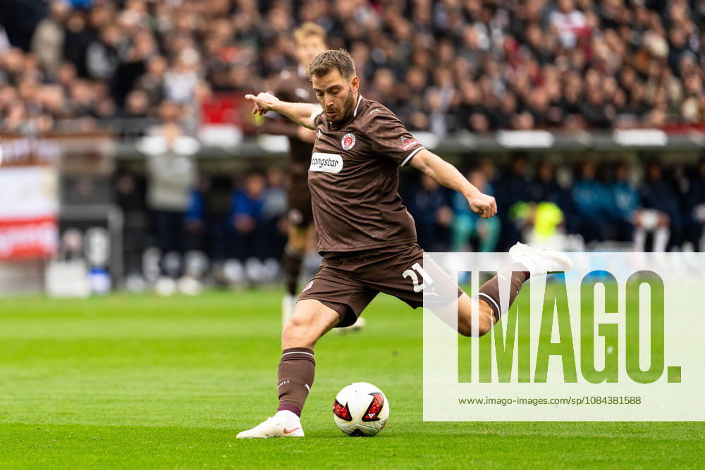 Lars Ritzka (FC St. Pauli, 21) Torschuss Torchance, GER, FC St. Pauli vs. Karlsruher SC, Fussball, 2. Bundesliga, Spieltag 7, Saison 2026 2027, 11.10.2026 DFL REGULATIONS PROHIBIT ANY USE OF PHOTOGRAPHS AS IMAGE SEQUENCES AND OR QUASI-VIDEO GER, FC St. Pauli vs. Karlsruher SC, Fussball, 2. Bundesliga, Spieltag 7, Saison 2026 2027, 11.10.2026 Hamburg