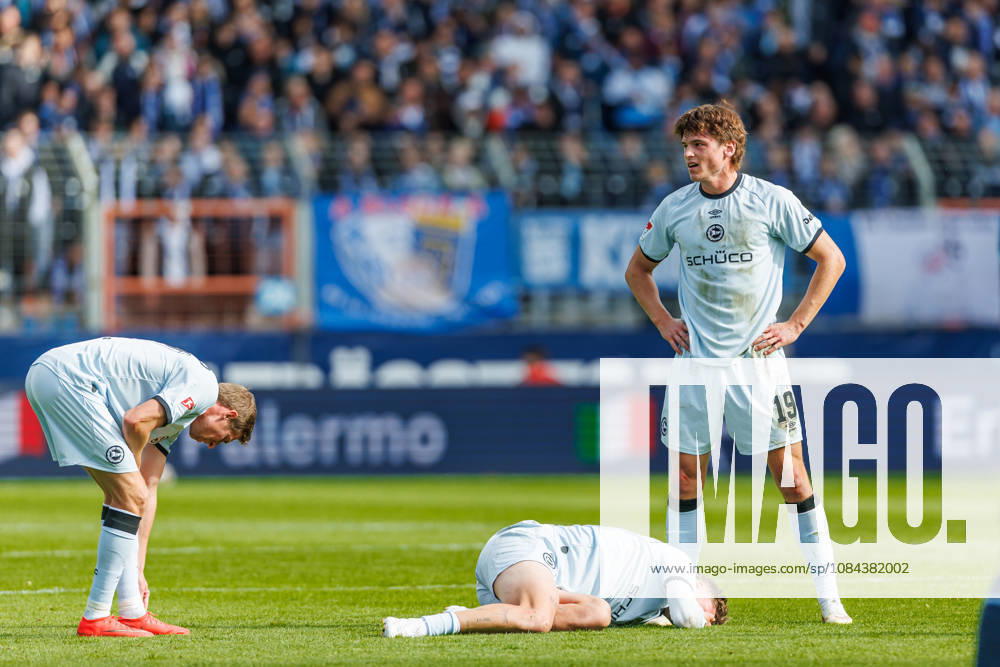 Joel Grodowski (DSC Arminia Bielefeld) verletzt waehrend des Spiels der 2. Bundesliga zwischen VfL Bochum und Arminia Bielefeld, Ruhrstadion am 11. October 2026 in Bochum, Deutschland. (Foto von Mario Hommes DeFodi Images) +++ Joel Grodowski (DSC Arminia Bielefeld) injured during the 2nd Bundesliga match between VfL Bochum and Arminia Bielefeld at Vonovia Ruhrstadion on October 11, 2026 in Bochum, Germany. (Photo by Mario Hommes DeFodi Images) DFB DFL REGULATIONS PROHIBIT ANY USE OF PHOTOGRAPHS AS IMAGE SEQUENCES AND OR QUASI-VIDEO. (Photo by Mario Hommes DeFodi Images) -