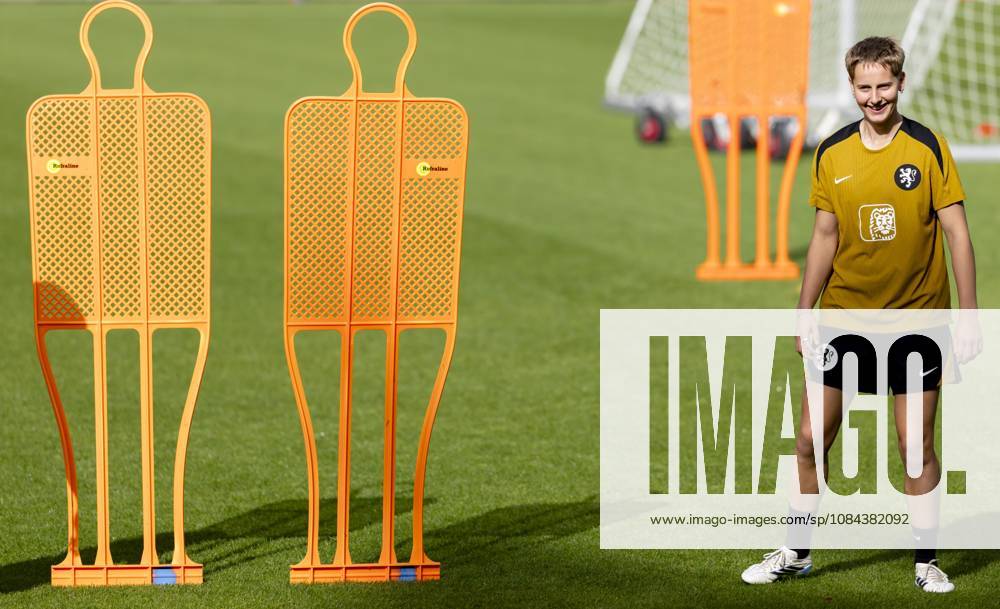 ZEIST - Isa Kardinaal during a training session of the Dutch women s football team in preparation for the World Cup qualifying match against Hungary. SANDER KONING ANP ANPxSportx IVx 572123535 originalFilename: 572123535