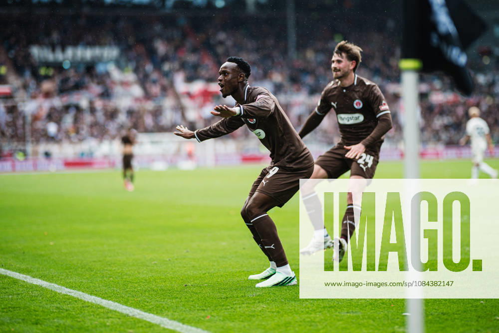 2. Bundesliga: FC St. Pauli vs. Karlsruher SC, 11.10.2026 TOR, JUBEL durch Abdoulie Ceesay (FC St. Pauli, 9) zum 1:0; Fußball, 2. Bundesliga, 7. Spieltag: FC St. Pauli vs. Karlsruher SC am 11.10.2026 im Millerntor-Stadion, Hamburg DFL REGULATIONS PROHIBIT ANY USE OF PHOTOGRAPHS AS IMAGE SEQUENCES AND OR QUASI-VIDEO.