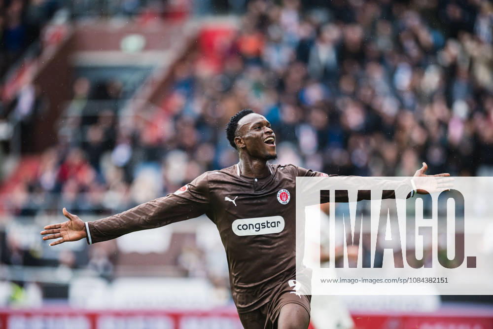 2. Bundesliga: FC St. Pauli vs. Karlsruher SC, 11.10.2026 TOR, JUBEL durch Abdoulie Ceesay (FC St. Pauli, 9) zum 1:0; Fußball, 2. Bundesliga, 7. Spieltag: FC St. Pauli vs. Karlsruher SC am 11.10.2026 im Millerntor-Stadion, Hamburg DFL REGULATIONS PROHIBIT ANY USE OF PHOTOGRAPHS AS IMAGE SEQUENCES AND OR QUASI-VIDEO.