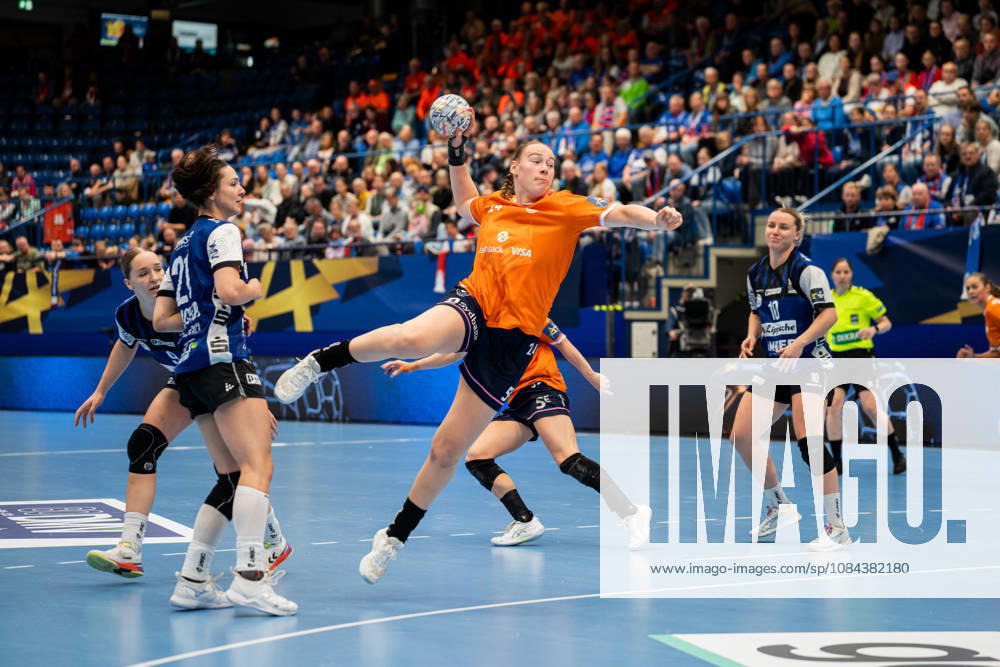HSG Blomberg-Lippe (GER) vs. Odense Handbold (DEN), Handball, EHF Champions League Women, Gruppenphase, 11.10.2026, Saision 2026 2027, Lemgo Romee Maarschalkeweerd (Odense Handbold, 24) im Torwurf Lemgo Phoenix Contact Arena Deutschland