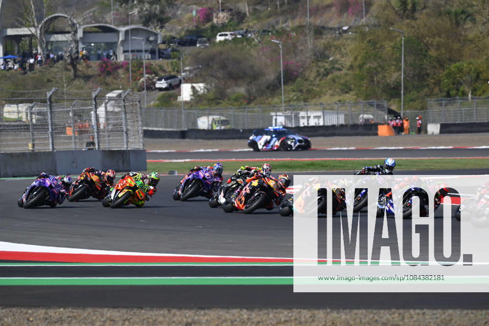 MOTO - MOTO GP - GRAND PRIX OF INDONESIA 2026 20 QUARTARARO Fabio (fra), Monster Energy Yamaha MotoGP Team, Yamaha YZR-M1, action with 33 BINDER Brad (zaf), Red Bull KTM Factory Racing, KTM RC16 and 23 BASTIANINI Enea (ita), Red Bull KTM Tech3, KTM RC16 during the 2026 MotoGP Pertamina Grand Prix of Indonesia on the Mandalika circuit from October 9 to 11, at West Nusa Tenggara, Indonesia - West Nusa TenggaraIndonesia