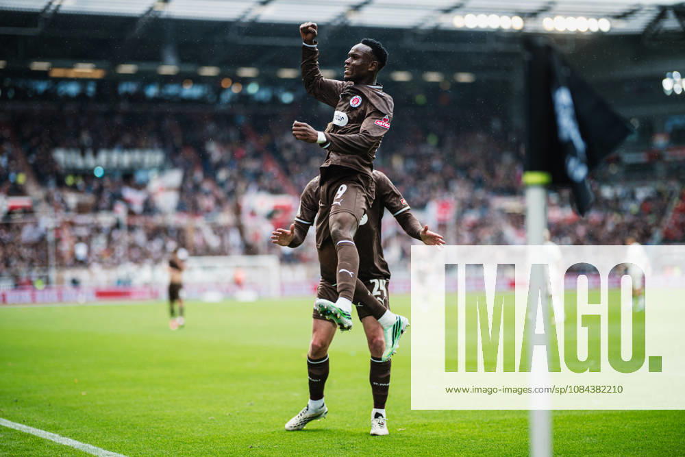 2. Bundesliga: FC St. Pauli vs. Karlsruher SC, 11.10.2026 TOR, JUBEL durch Abdoulie Ceesay (FC St. Pauli, 9) zum 1:0; Fußball, 2. Bundesliga, 7. Spieltag: FC St. Pauli vs. Karlsruher SC am 11.10.2026 im Millerntor-Stadion, Hamburg DFL REGULATIONS PROHIBIT ANY USE OF PHOTOGRAPHS AS IMAGE SEQUENCES AND OR QUASI-VIDEO.