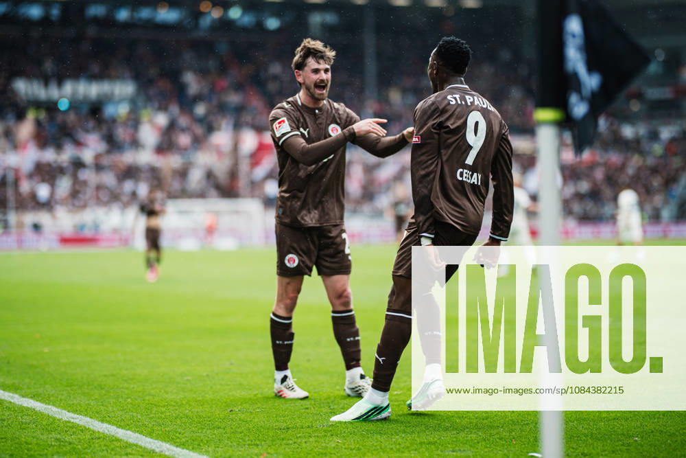2. Bundesliga: FC St. Pauli vs. Karlsruher SC, 11.10.2026 TOR, JUBEL durch Abdoulie Ceesay (FC St. Pauli, 9) zum 1:0, hier Connor Metcalfe (FC St. Pauli, 24); Fußball, 2. Bundesliga, 7. Spieltag: FC St. Pauli vs. Karlsruher SC am 11.10.2026 im Millerntor-Stadion, Hamburg DFL REGULATIONS PROHIBIT ANY USE OF PHOTOGRAPHS AS IMAGE SEQUENCES AND OR QUASI-VIDEO.