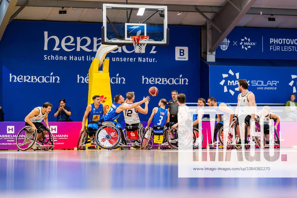 GER, Rollstuhlbasketball, Maenner Frauen, Saison 26 27, Funke Cup, Hauptrunde, Thuringia Bulls - Spinto Muensterland Jens-Eike Albrecht (Thuringia Bulls), Gijs Even (Spinto Muensterland) 99189 Elxleben Fit-In Freizeitanlage Sporthal Thueringen Deutschland