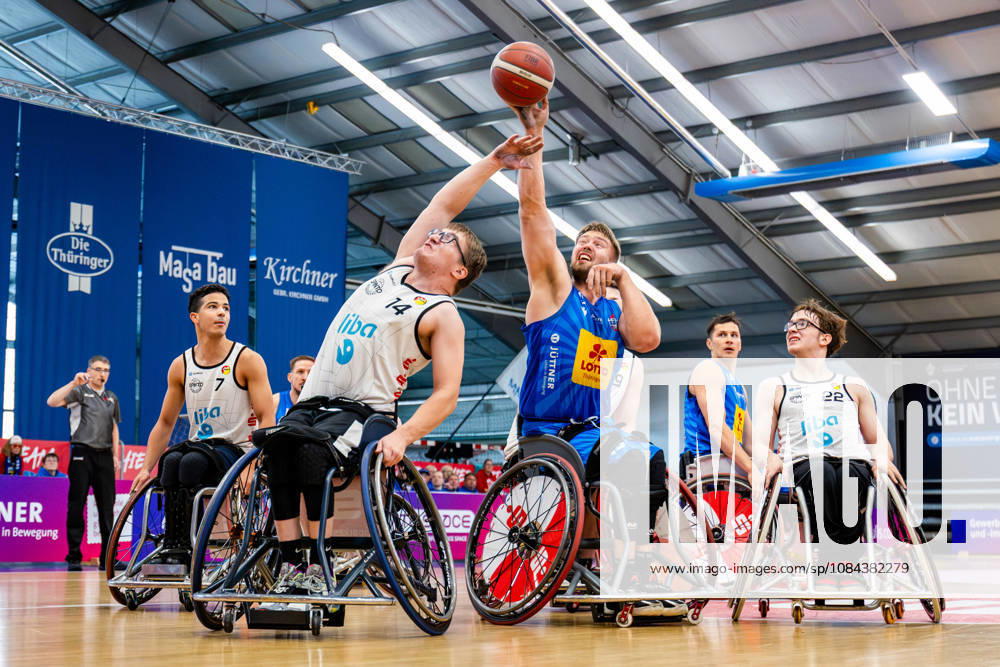 GER, Rollstuhlbasketball, Maenner Frauen, Saison 26 27, Funke Cup, Hauptrunde, Thuringia Bulls - Spinto Muensterland Fabian Jansen (Spinto Muensterland), Alexander Budde (Thuringia Bulls) 99189 Elxleben Fit-In Freizeitanlage Sporthal Thueringen Deutschland