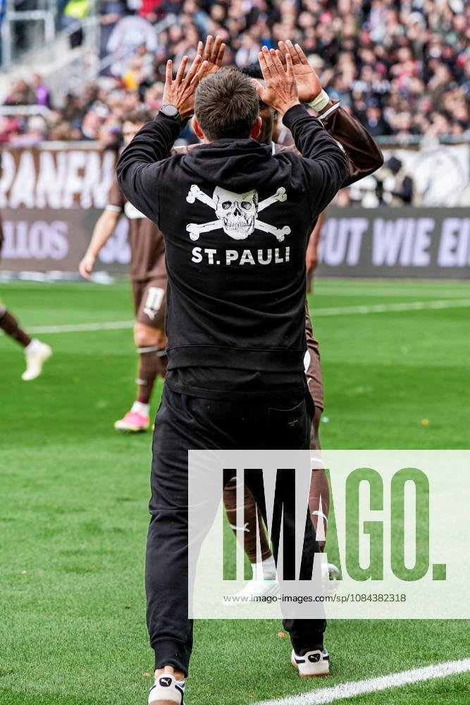Deutschland: Fußball 2. Bundesliga 2026 27, 7. Spieltag FC St. Pauli vs Karlsruher SC Millerntor-Stadion (Hamburg St. Pauli): 1:0 für Fc St. Pauli durch Abdoulie Ceesay (FC St. Pauli, 9), Marcel Rapp (FC St. Pauli, Trainer)