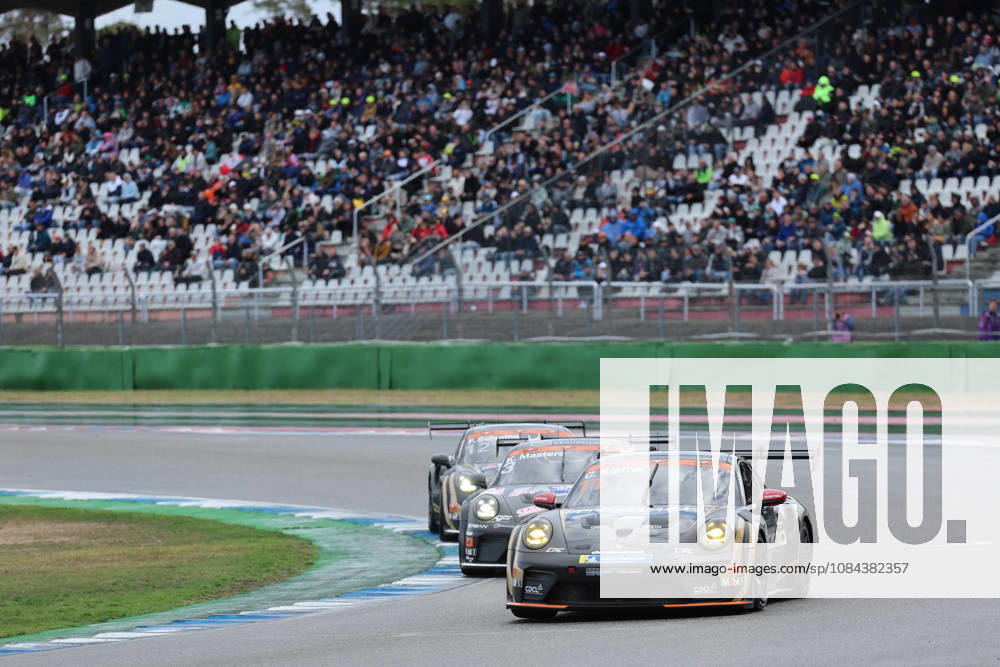 Hockenheim, Deutschland 09.- 11. Oktober 2026: Porsche Sixt Carrera Cup Deutschland - 2026 - Saisonfinale - Hockenheimring - Sonntag Rennen 2 Im Bild: Chester Kieffer (LUX 11) vor Keagan Masters (ZA 3) und Flynt Schuring (NED 12) bei voller Tribüne Tribuene Hockenheimring Baden Württemberg