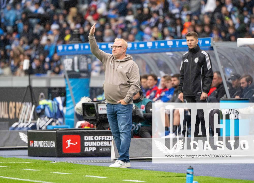 Fussball, Herren, Saison 2026 2027, 2. Bundesliga (7. Spieltag), Hertha BSC - SpVgg Greuther Fürth, Trainer Heiko Vogel (Greuther Fürth), 11.10.2026,