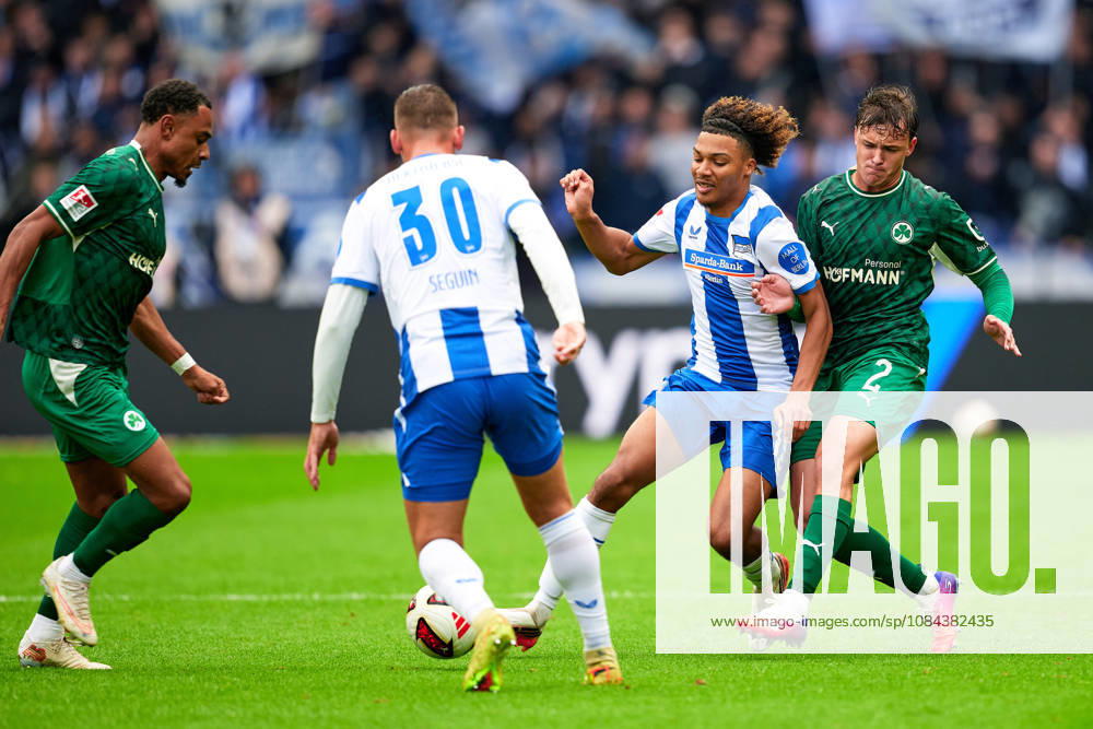 Oluwaseun Victor Adewumi (Hertha BSC, 19), Lukas Reich (Greuther Fuerth, 02), Paul Seguin (Hertha BSC, 30), GER, Hertha BSC vs. SPVGG Greuther Fuerth, 2. Bundesliga, Saison 2026 27, 07. Spieltag, 11.10.2026 (DFL REGULATIONS PROHIBIT ANY USE OF PHOTOGRAPHS AS IMAGE SEQUENCES AND OR QUASI - VIDEO). GER, Hertha BSC vs. SPVGG Greuther Fuerth, 2. Bundesliga, Saison 2026 27, 07. Spieltag, 11.10.2026 Berlin