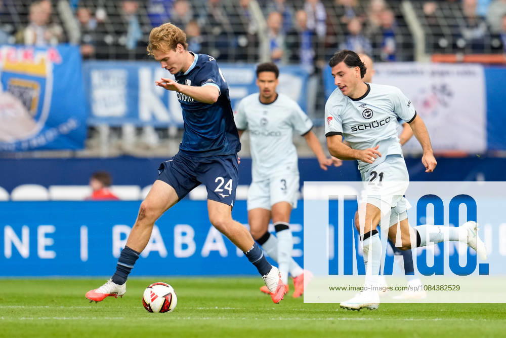 Mats Pannewig (VfL Bochum 1848, 24) und Stefano Russo (DSC Arminia Bielefeld, 21). GER, VfL Bochum 1848 vs DSC Arminia Bielefeld, 2. Bundesliga, 7. Spieltag, Saison 2026-27, Vonovia Ruhrstadion, Bochum, 11.10.2026 DFL REGULATIONS PROHIBIT ANY USE OF PHOTOGRAPHS AS IMAGE SEQUENCES AND OR QUASI-VIDEO VfL Bochum 1848 vs DSC Arminia Bielefeld, 2. Bundesliga, 7. Spieltag, Saison 2026-27, 11.10.2026 Bochum