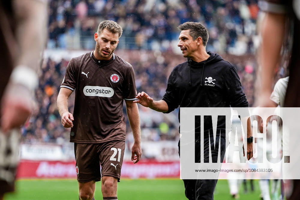 Deutschland: Fußball 2. Bundesliga 2026 27, 7. Spieltag FC St. Pauli vs Karlsruher SC Millerntor-Stadion (Hamburg St. Pauli): Marcel Rapp (FC St. Pauli, Trainer), Lars Ritzka (FC St. Pauli, 21)