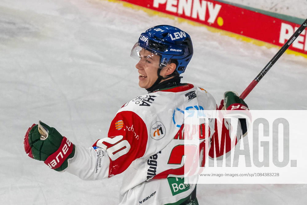 Philipp Krauss (Augsburger Panther, 20) bejubelt sein Tor zum 1:0. Krefeld Pinguine vs. Augsburger Panther, Eishockey, Penny DEL, 08. Spieltag, Saison 2026 2027, 11.10.2026 Krefeld Pinguine vs. Augsburger Panther, Eishockey, Penny DEL, 08. Spieltag, Saison 2026 2027, 11.10.2026 Krefeld