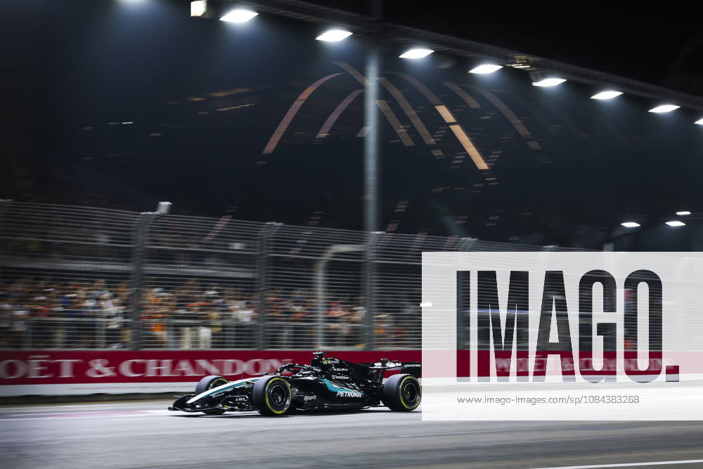 F1 - SINGAPORE GRAND PRIX 2026 63 RUSSELL George (gbr), Mercedes AMG F1 Team W17, action during the 2026 Formula 1 Singapore Grand Prix, 17th round of the 2026 Formula One World Championship, WM, Weltmeisterschaft from October 9 to 11, 2026 on the Marina Bay Street Circuit, in Singapore, Singapore - SingaporeSingapore
