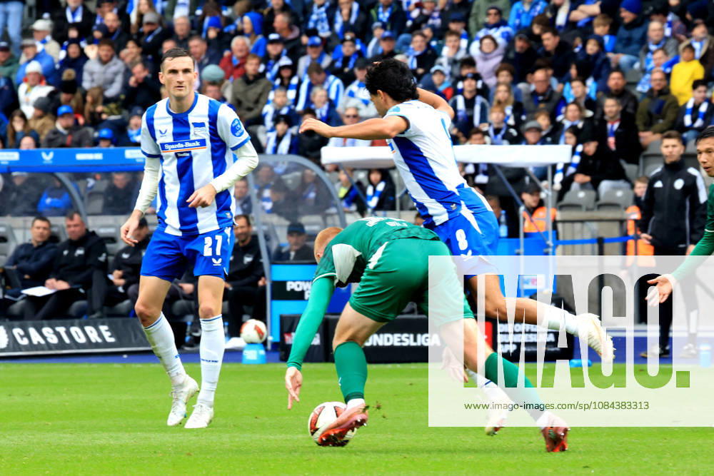DEU GER, Fussball , 2.Fussballbundesliga , Spieltag, Saison 2026 2027, Berliner Olympiastadion, Hertha BSC vs. Greuther Fuerth Kevin Sessa ( Hertha BSC Berlin 8 ), Niklas Kolbe ( Hertha BSC Berlin 27 ), Paul Will ( Greuther Fuerth 13 ) 2. Liga: DFB DFL regulations prohibit any use of photographs as image sequences and or quasi-video) nordphoto GmbH Engler Berlin Berliner Olympiastadion Berlin Deutschland