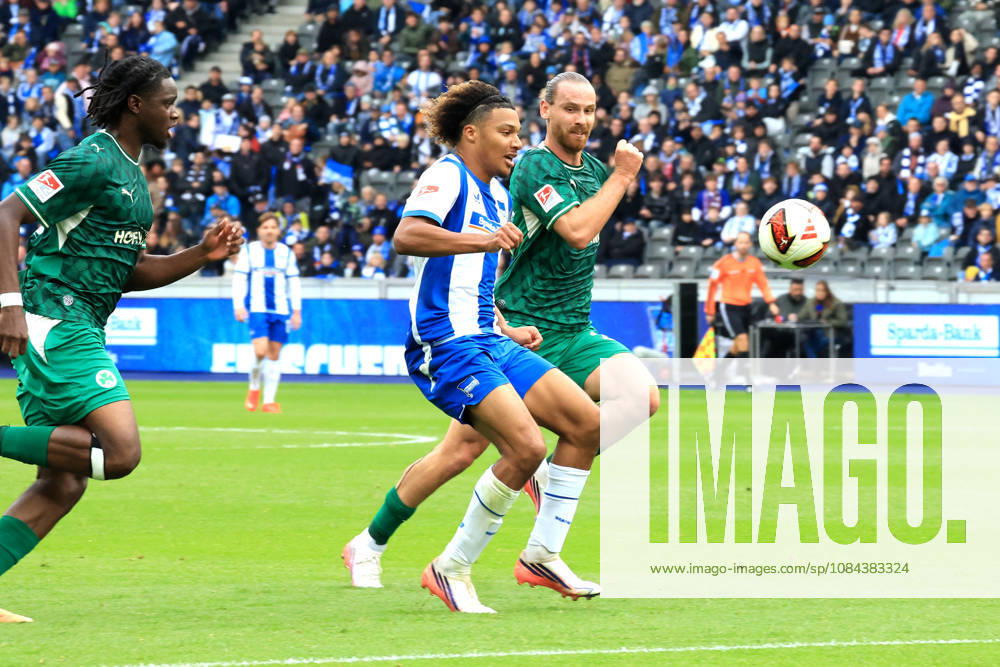 DEU GER, Fussball , 2.Fussballbundesliga , Spieltag, Saison 2026 2027, Berliner Olympiastadion, Hertha BSC vs. Greuther Fuerth Oluwaseum Victor Adewumi ( Hertha BSC Berlin 19 ), Jannis Heuer ( Greuther Fuerth 22 ), HENDRY BLANK ( Greuther Fuerth 34 ) 2. Liga: DFB DFL regulations prohibit any use of photographs as image sequences and or quasi-video) nordphoto GmbH Engler Berlin Berliner Olympiastadion Berlin Deutschland