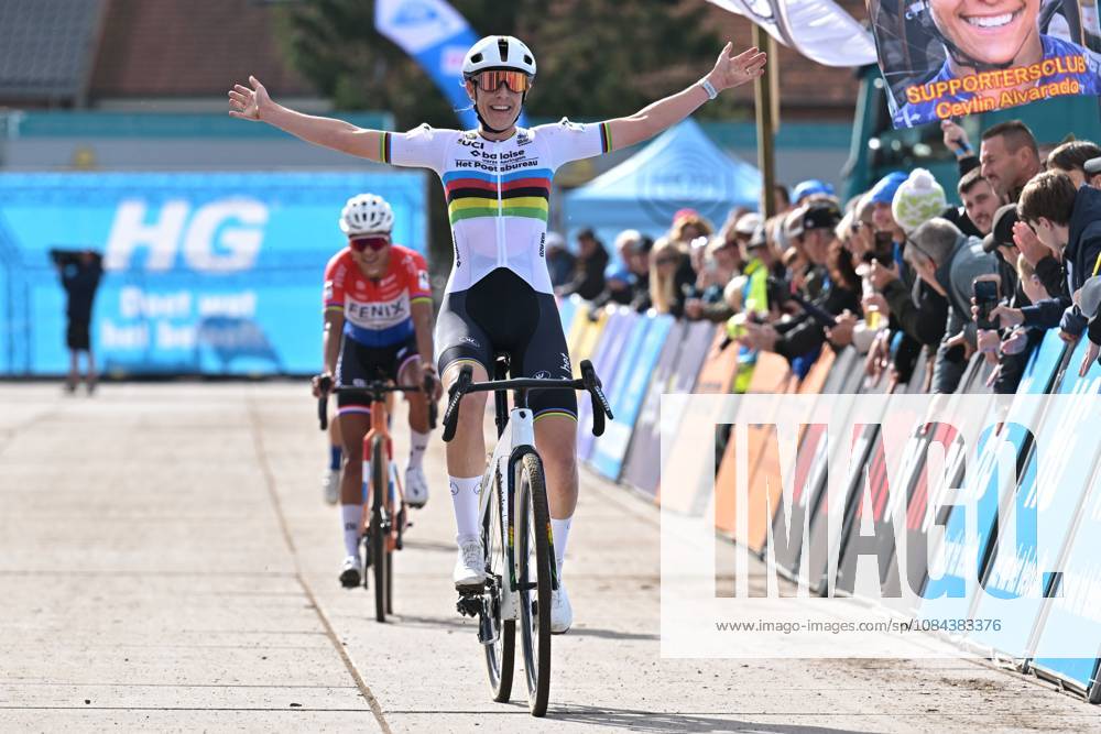 Netherlands Lucinda Brand celebrates after winning the women elite race of the Mosselcross cyclocross cycling event, on Sunday 11 October 2026, in Dendermonde, the first race (out of 7) of the HG Cross competition. DAVIDxPINTENS x189445591x