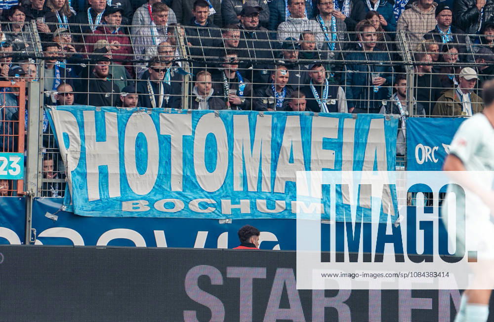 Deutschland: Fussball 2.Bundesliga 2026 2027, 7. Spieltag - VfL Bochum vs Arminia Bielefeld - Vonovia Ruhrstadion (Bochum): Zuschauer, Fans, Tribüne...horeographie, Fanchoreo, Bochum Vonovia Ruhrstadion Deutschland