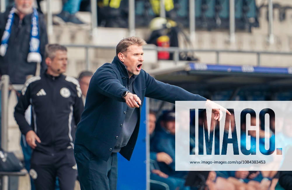 Deutschland: Fussball 2.Bundesliga 2026 2027, 7. Spieltag - VfL Bochum vs Arminia Bielefeld - Vonovia Ruhrstadion (Bochum): Geste, Gestik, Emotion Oliver Kirch (Trainer Arminia Bielefeld)
