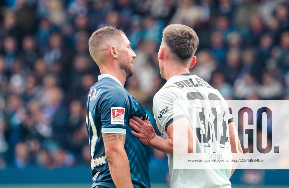 Deutschland: Fussball 2.Bundesliga 2026 2027, 7. Spieltag - VfL Bochum vs Arminia Bielefeld - Vonovia Ruhrstadion (Bochum): Geste, Gestik, Emotion Maximilian Wittek (VfL Bochum, 32) Marius Wörl Marius Woerl (Arminia Bielefeld, 38)