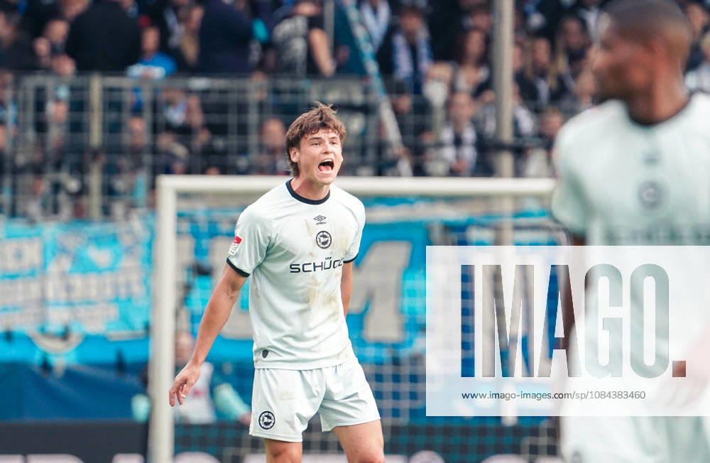 Deutschland: Fussball 2.Bundesliga 2026 2027, 7. Spieltag - VfL Bochum vs Arminia Bielefeld - Vonovia Ruhrstadion (Bochum): Geste, Gestik, Emotion Maximilian Großer Maximilian Grosser (Arminia Bielefeld, 19)