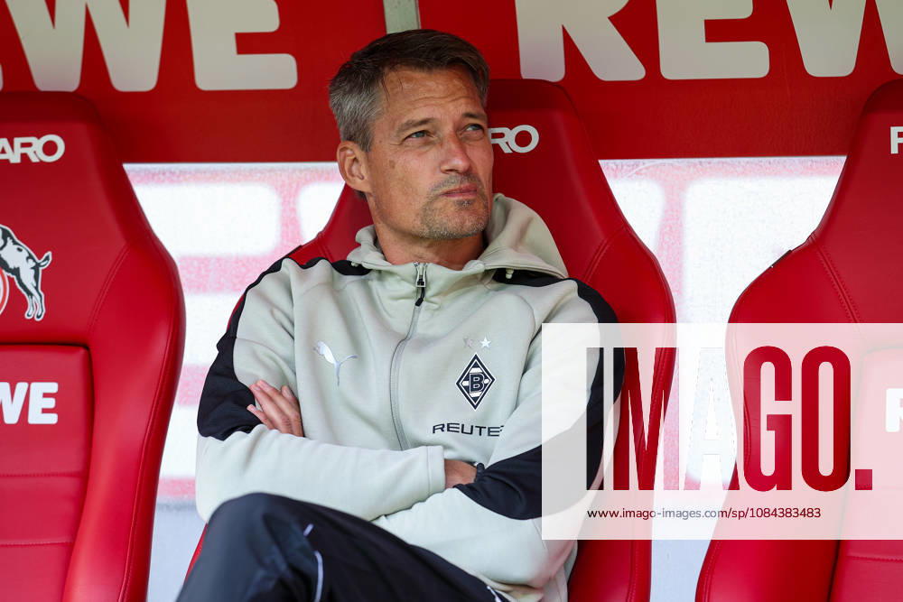 1. Bundesliga - 26 27 - 1. FC Köln - Borussia Mönchengladbach am 11.10.2026 im RheinEnergieSTADION in Köln Trainer Alexander Blessin (Moenchengladbach)