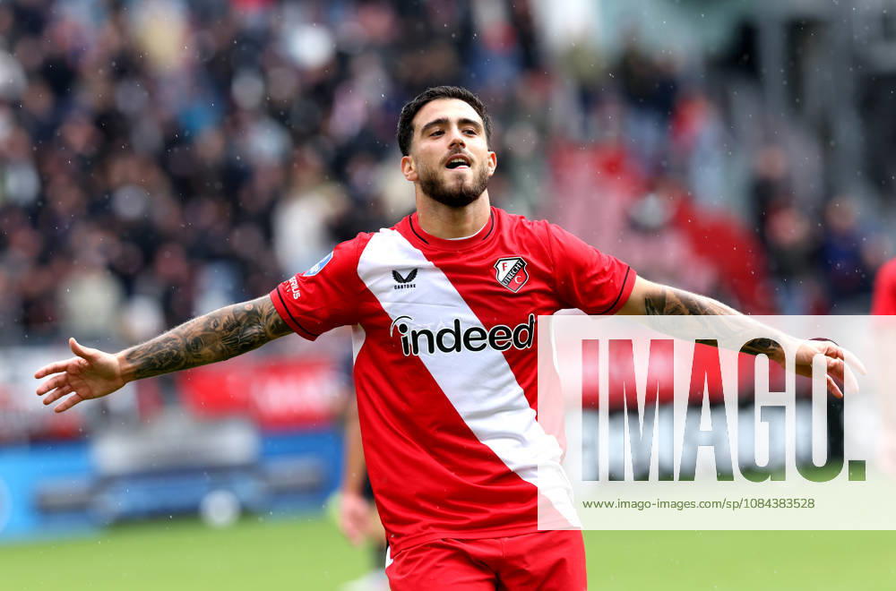 UTRECHT - FC Utrecht forward Angel Alarcon celebrates after scoring during the Vriendenloterij Eredivisie match between FC Utrecht and Willem II at Stadion Galgenwaard on 11 October 2026 in Utrecht, Nederland. PETER LOUS EYE4IMAGES DeFodi Images -