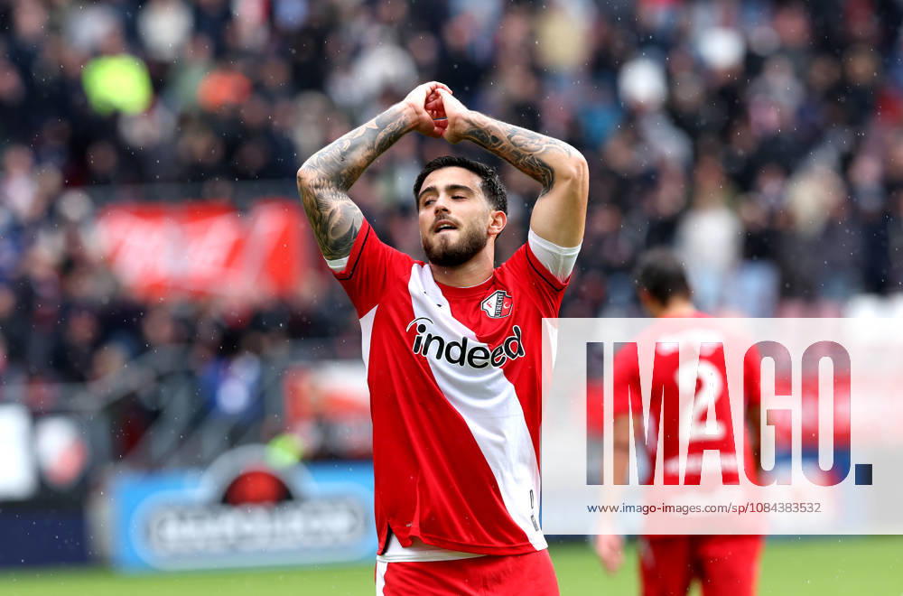 UTRECHT - FC Utrecht forward Angel Alarcon celebrates after scoring during the Vriendenloterij Eredivisie match between FC Utrecht and Willem II at Stadion Galgenwaard on 11 October 2026 in Utrecht, Nederland. PETER LOUS EYE4IMAGES DeFodi Images -