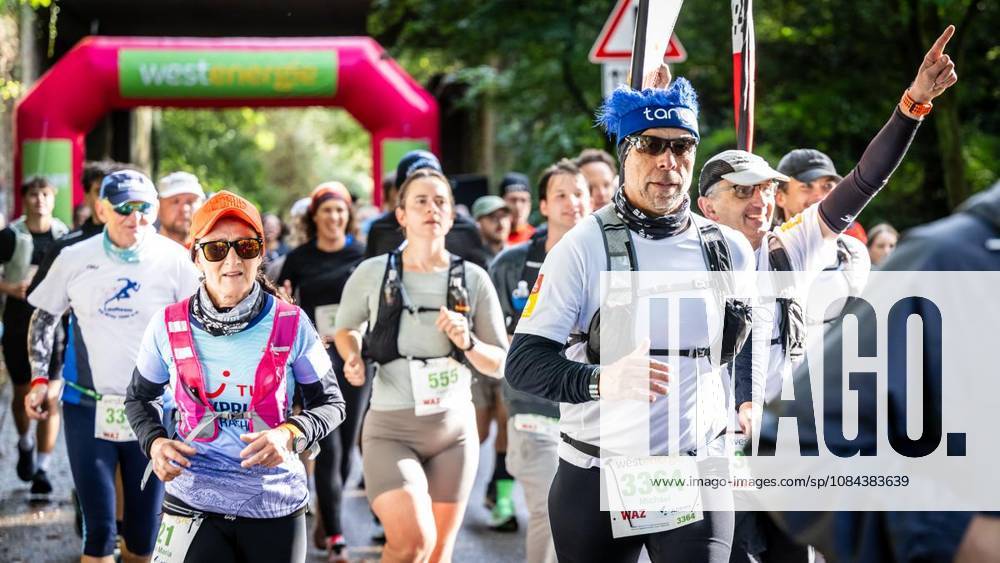Rund 1200 Läufer begeben sich am Sonntagmorgen, 11.10.2026, beim Marathon am Baldeneysee auf eine doppelte Runde um den See. Deutschland NRW Essen